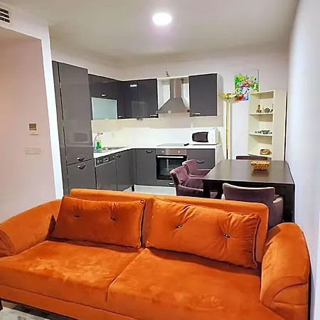 فندق Taksim Perfect Sauna Pool Access 4*